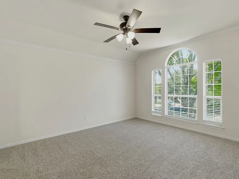 2033 Creole Dr — Photo 6