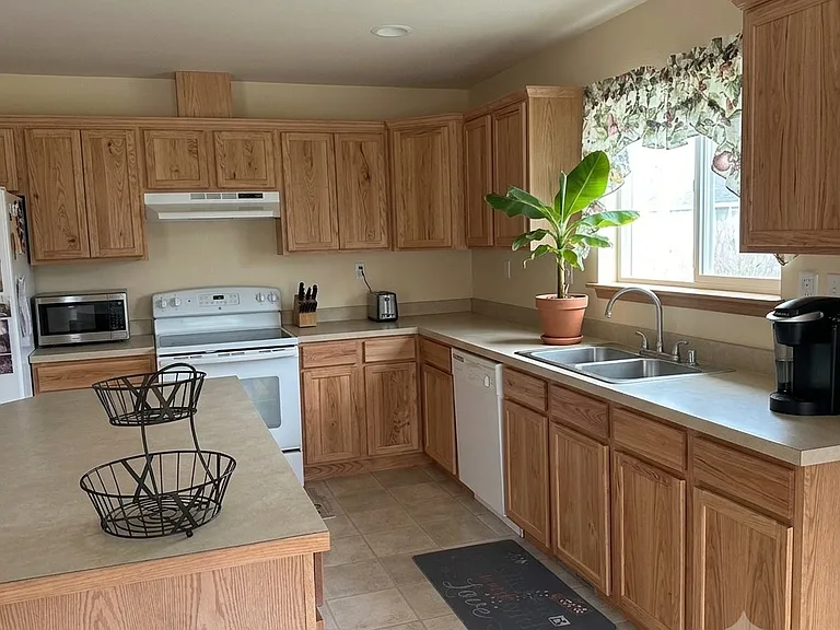 1199 NW Redwing Dr — Photo 5
