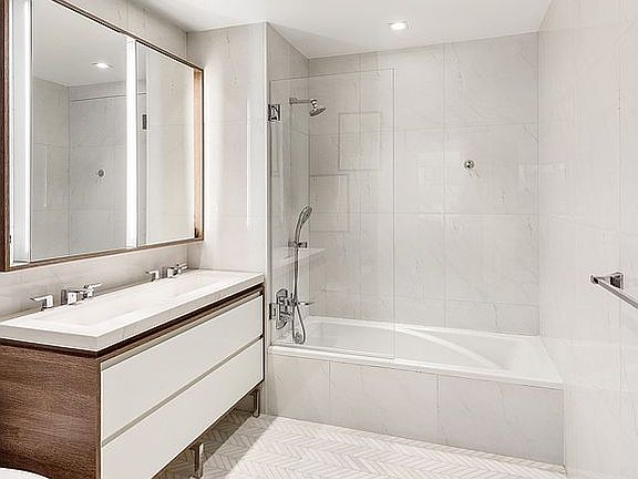 4th image of 505 W 43rd St #4H