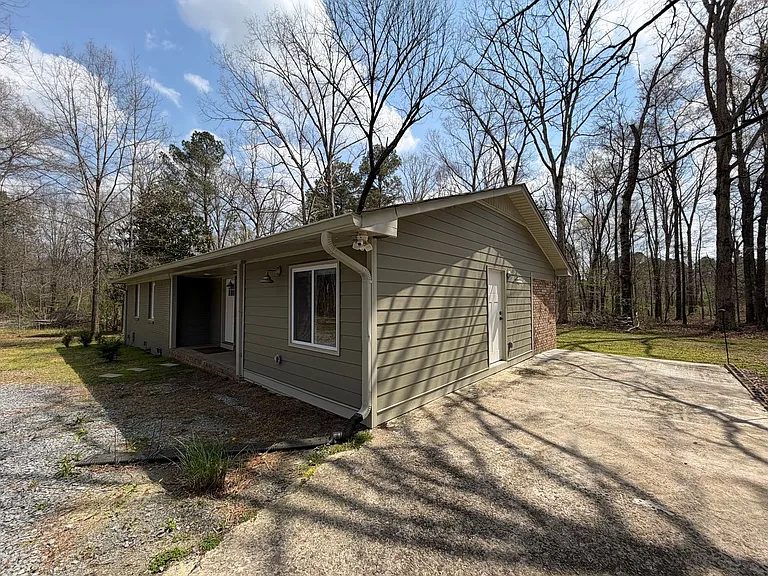 32 Lovers Ln NE — Photo 28
