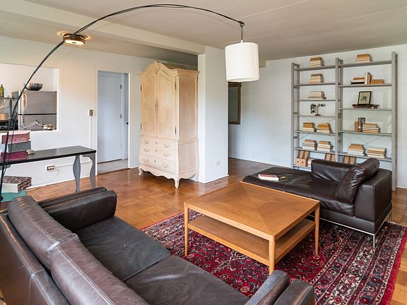 3rd image of 7212 W Oak Ave #2SW