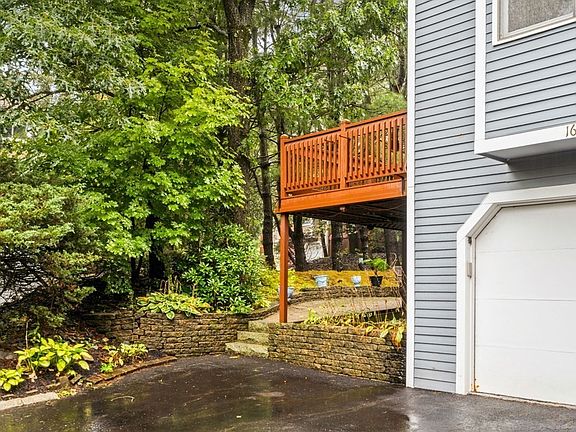5th image of 16 Aurora Ln Unit 16