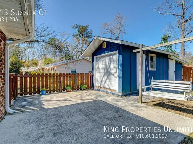 313 Sussex Ct — Photo 5