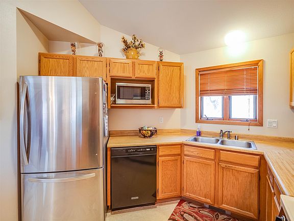 4th image of 37 Los Arboles Dr