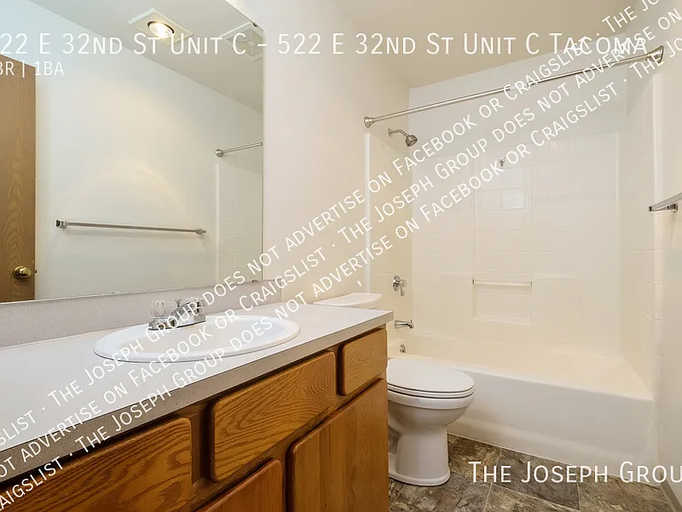 522 E 32nd St #C — Photo 14