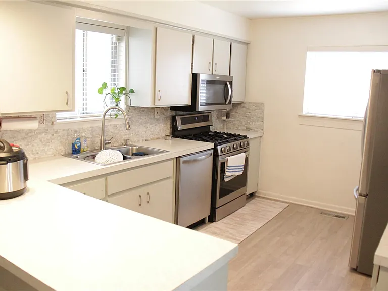 28051 Stuart Ave — Photo 12