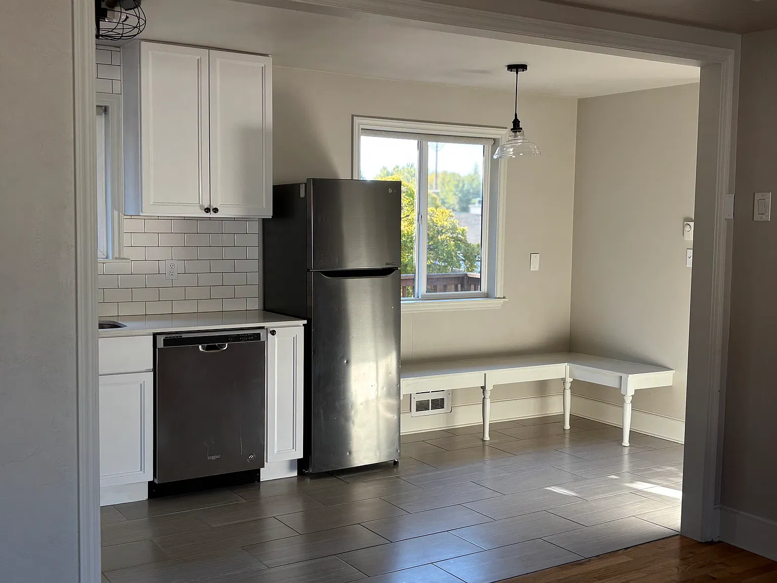 3 bed, 969 sqft, $2,600 — Photo 3