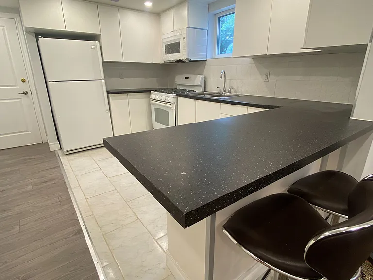 135 Bonham Blvd #BASEMENT — Photo 27