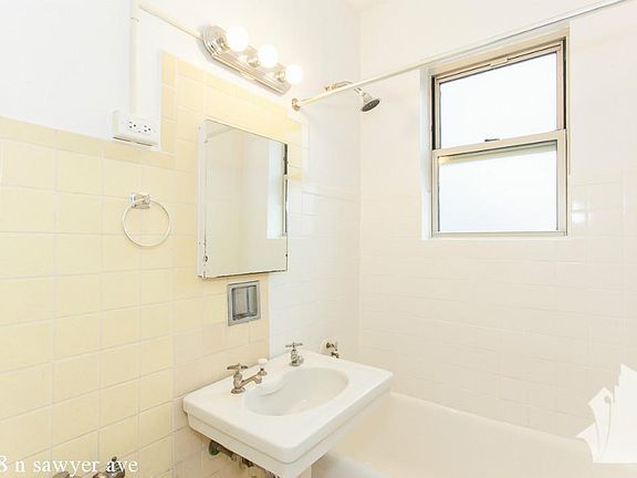 2nd image of 2538 N Sawyer Ave #1324