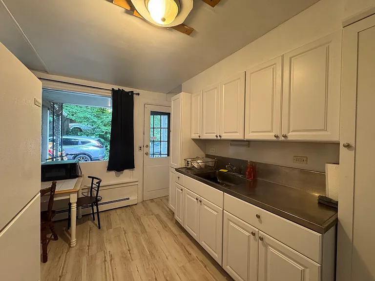 103 College Ave — Photo 7
