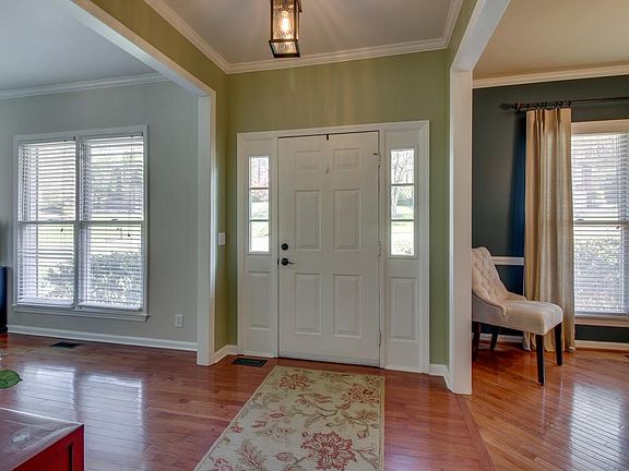 3rd image of 362 Saint Andrews Dr
