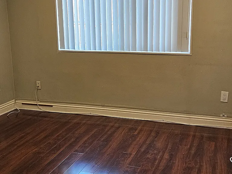 1725 Loma Ave #3 — Photo 13