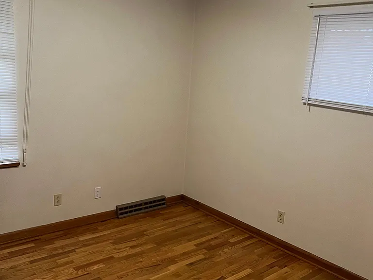 740 Watkins Dr — Photo 3
