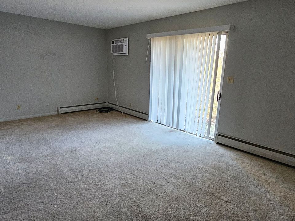 1st image of 1718-1736 9th Ave #60