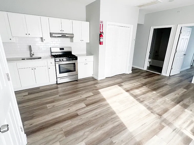 36 Auburn St #5 — Photo 4