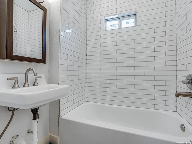 231 Chicago Blvd — Photo 20