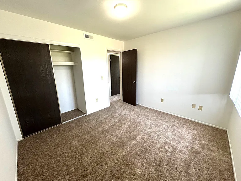 Charter Oaks Apartments — Photo 255