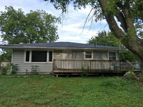 2326 E 39th Ct, Des Moines, IA 50317