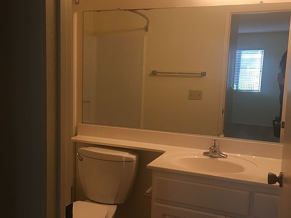 2nd image of 2313 Catalina Cir APT 231