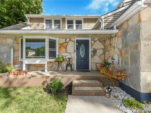 701 SW Ward Rd, Lees Summit, MO 64081