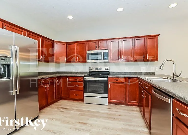 115 Pierre Pl — Photo 6