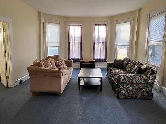 2nd image of 183 Tompkins St #183