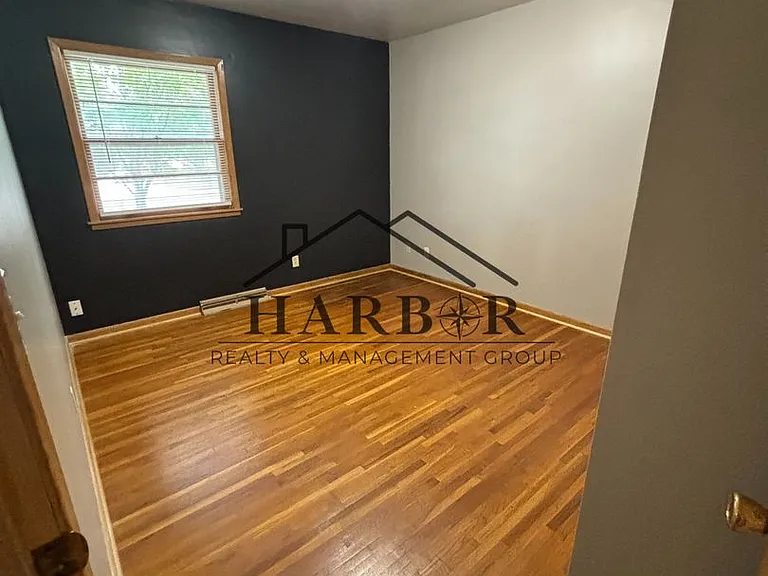 502 19th Street NW — Photo 4