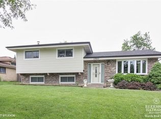 1560 W Stone Ave, Addison, IL 60101