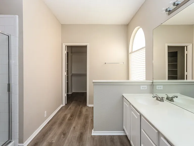 3404 Roddy Dr — Photo 10