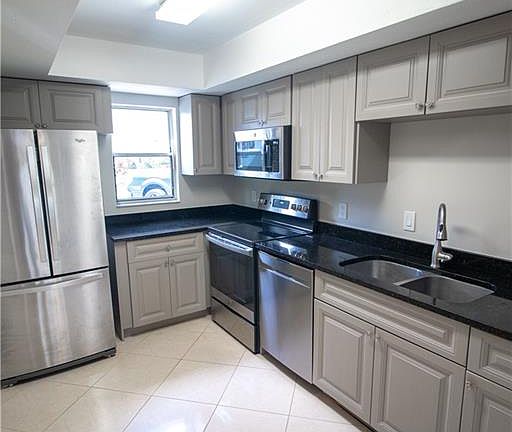 4th image of 27249 Pullen AVE #B5