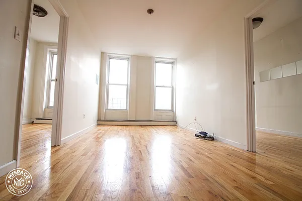 Rented by MySpaceNYC | media 8