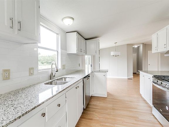 5th image of 5945 Shady Hill Cir