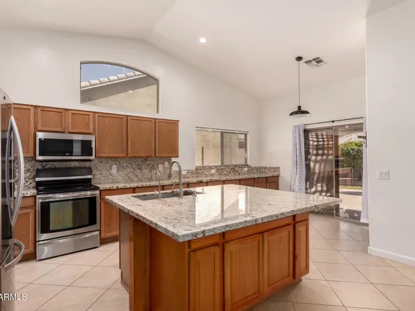 15075 W TAYLOR Street, Goodyear, AZ 85338