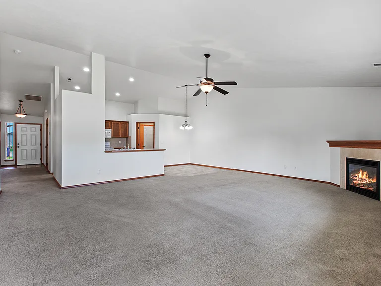 1226 N Bell St #1226B — Photo 5