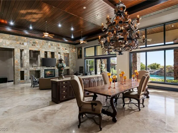 33 Promontory Ridge Dr, Las Vegas, NV 89135