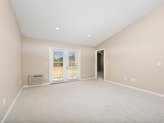 3rd image of 5055 Collwood Way #301