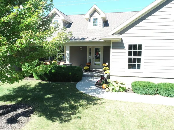 1966 Blue Spruce COURT, Grafton, WI 53024