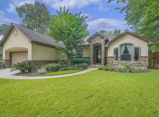 135 Springs Edge Dr, Montgomery, TX 77356