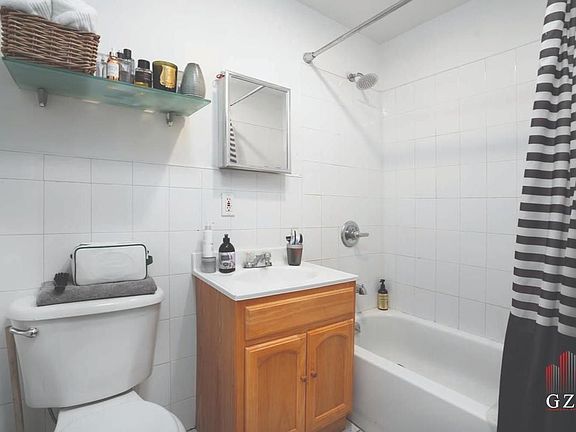 5th image of 133 E 110th St APT 8