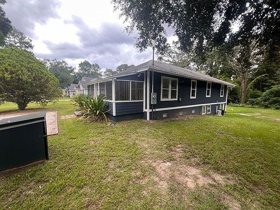 3rd image of 4136 Collins Rd