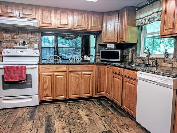 4th image of 12422 S Elm Point