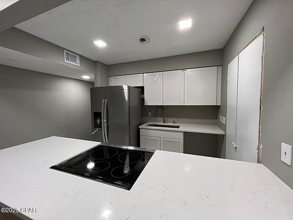 2nd image of 1211 Stephen Dr