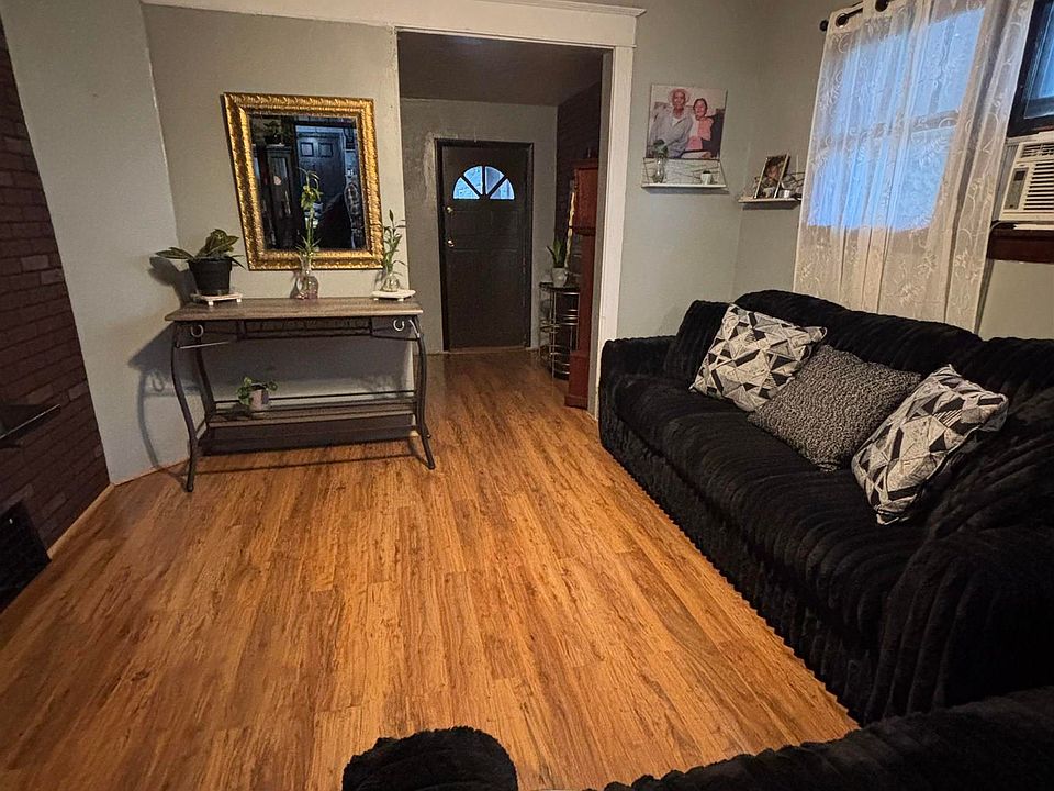 34th image of 2423 W Garden St