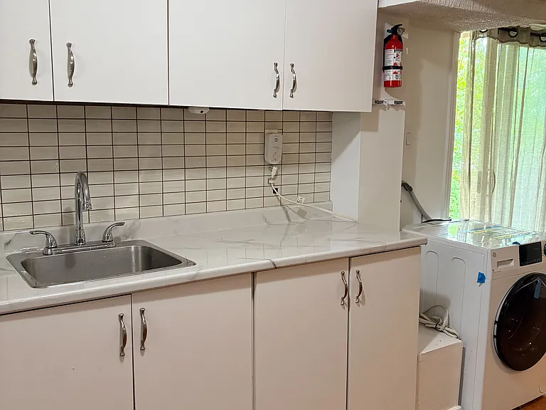 114 Sheldrake Ct #BASEMENT — Photo 12