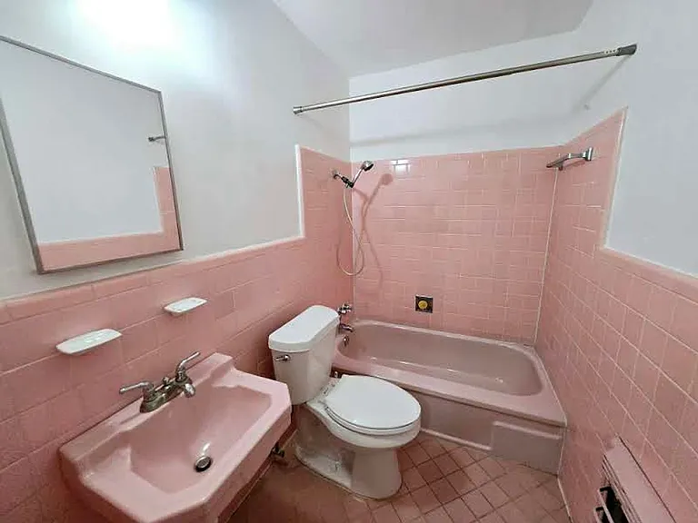 5727 McCommas Blvd — Photo 9