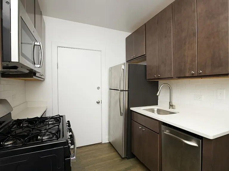 2641 N Spaulding Ave #E2 — Photo 4