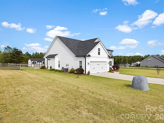 3rd image of 2173 Smith Rd