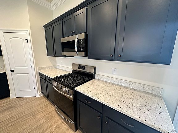 4th image of 2445 Kingfisher Dr