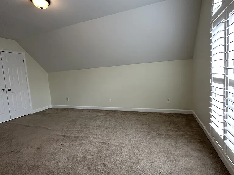 102 Jennel Way — Photo 4