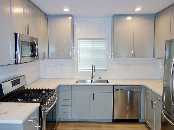 3rd image of 6055 Saturn St #1